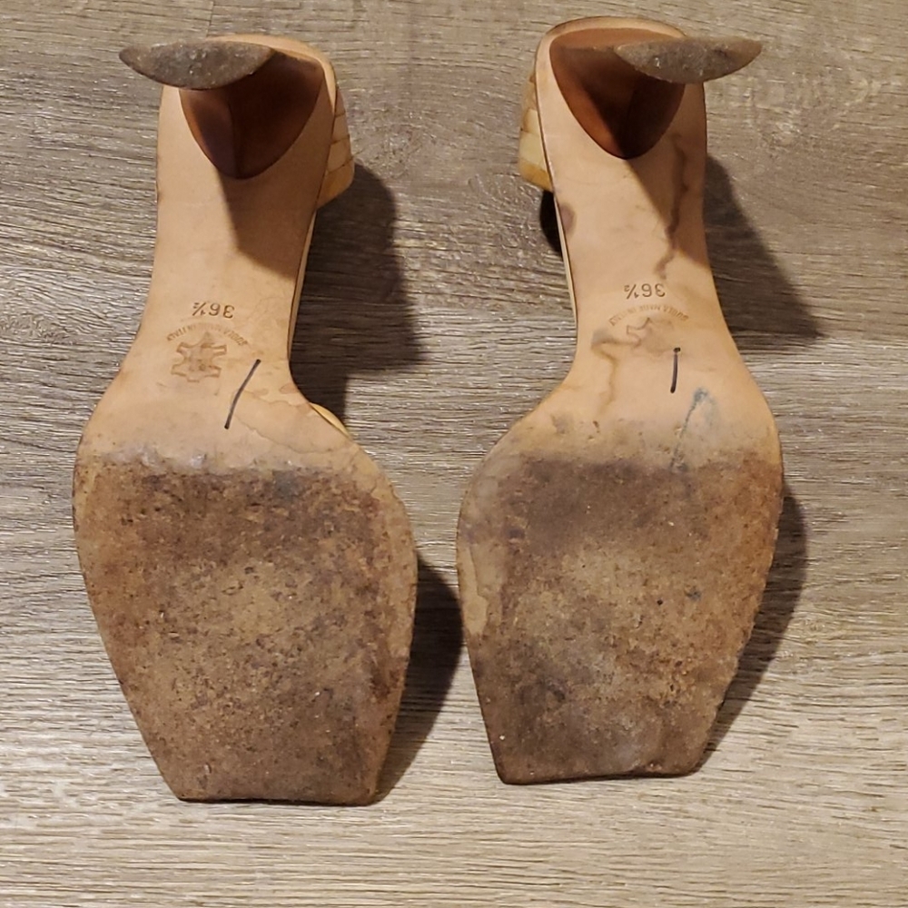 Basket Weave imprinted Square Toe Heels - Picture 3 of 3